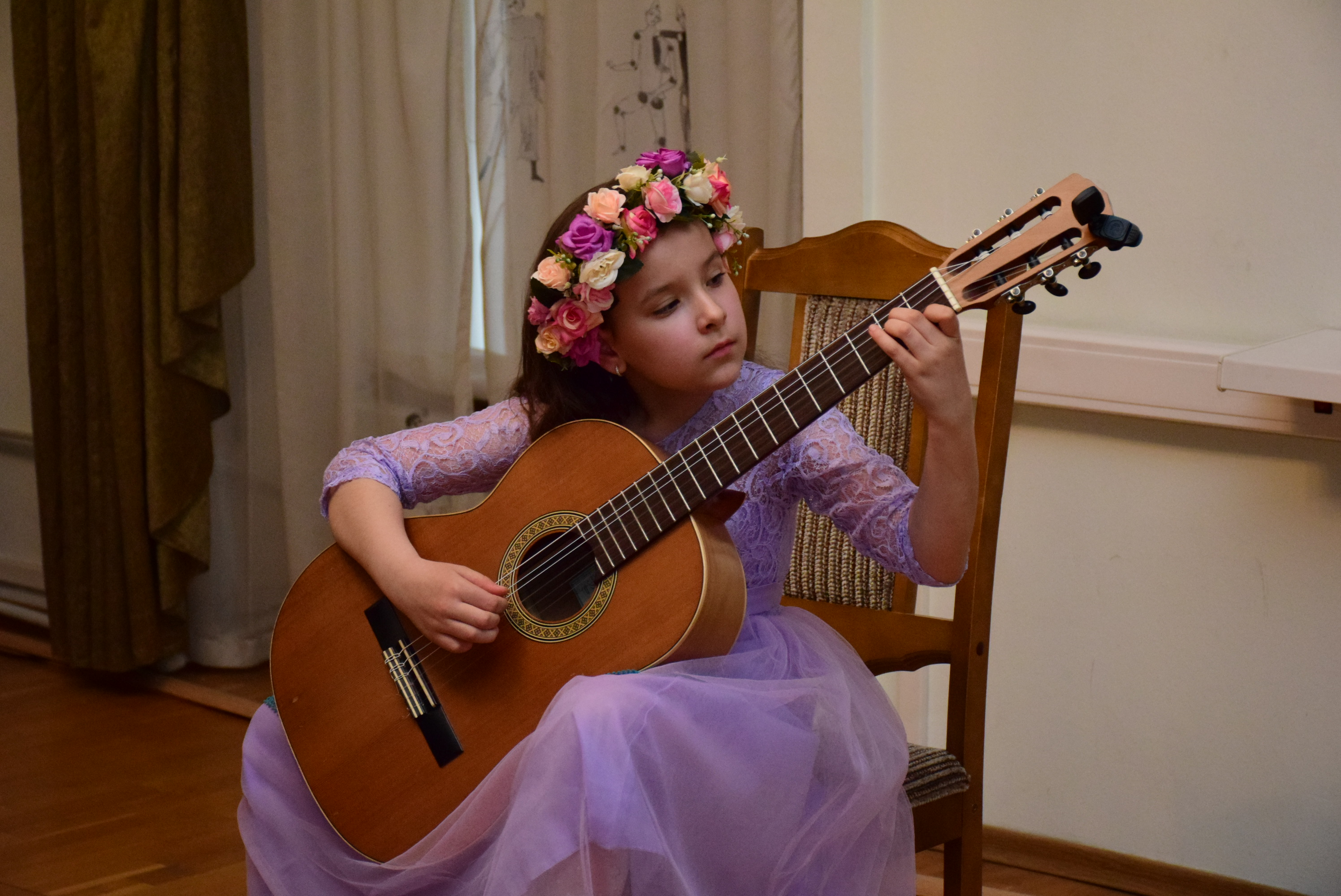 1 июня в День защиты детей на You Tube канале РГБИ – концерт юных музыкантов  «Нестареющая гитара»