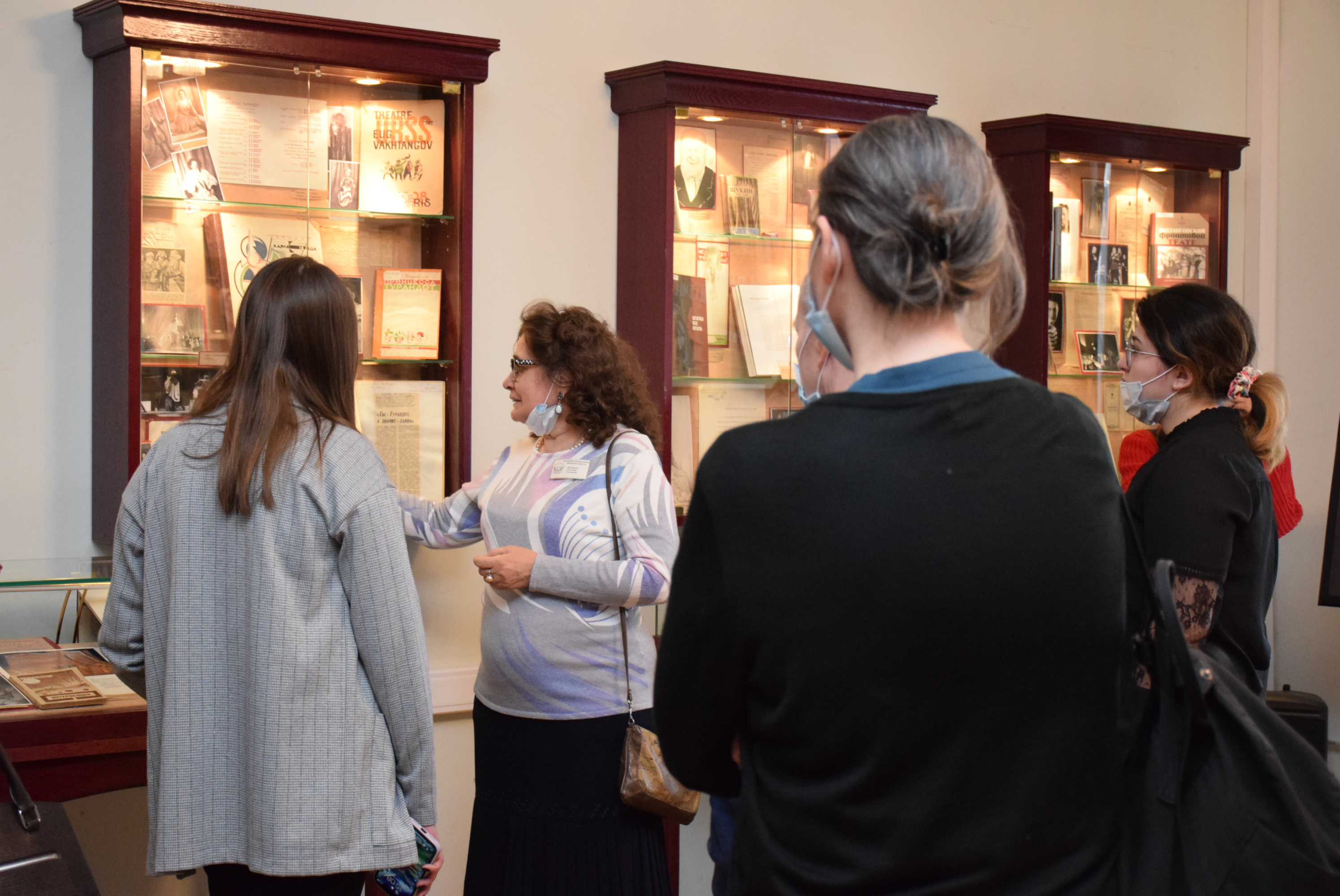 29 марта в Музее читателя Российской государственной библиотеки искусств состоялось открытие экспозиции «Вахтанговцы и Библиотека — сто лет вместе»